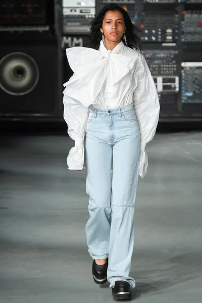 Look 11